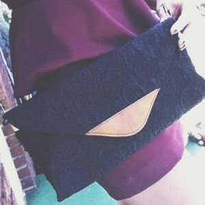 NWT Nila Anthony oversized crochet clutch