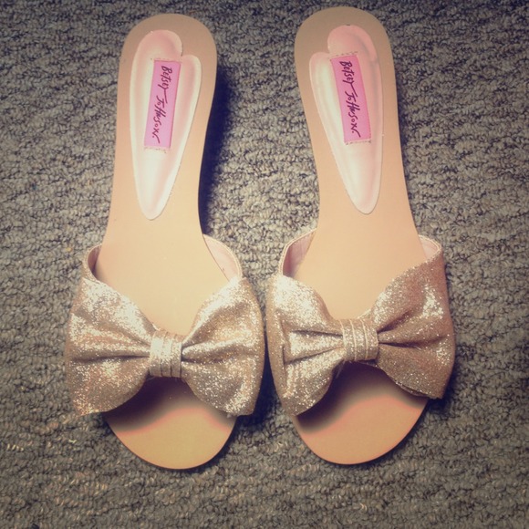 Betsey Johnson flats