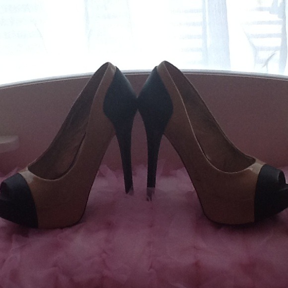 Bcbg generation heels ****sold