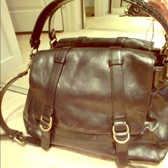 Hold!!!!!!Cole haan shoulder bag