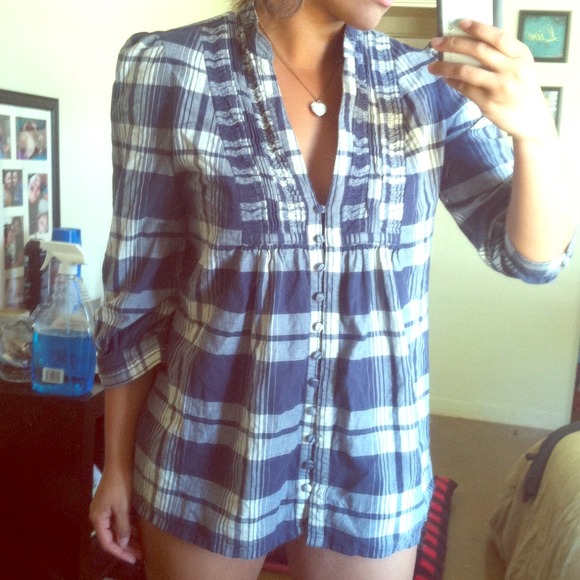 Cute white blue ruffled sleeves top