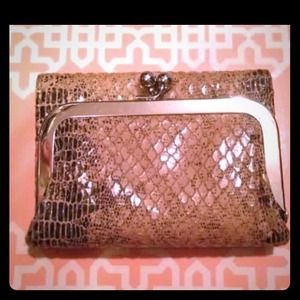 REDUCEd!!! Hobo international Robin wallet