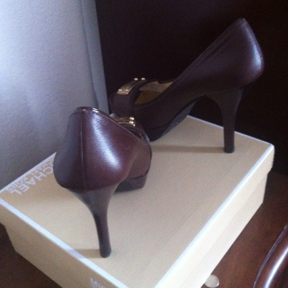👠MK CLASSIC PLATFORM LEATHER👠 - Picture 3 of 4