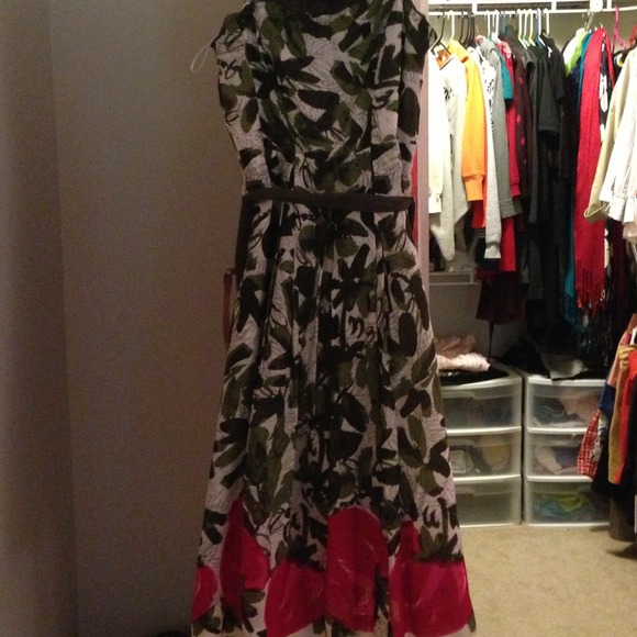 🎉SOLD IN BUNDLE🎉 Anthropologie strawberry dress