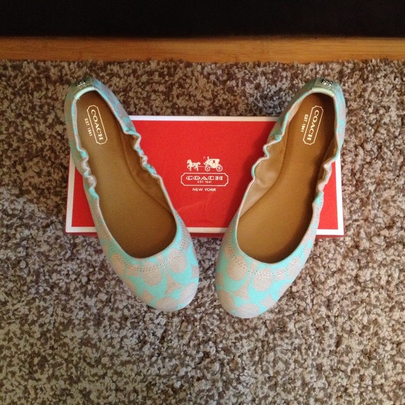 Coach Shoes - 💥💥  BRAND NEW Coach Flats 💥💥