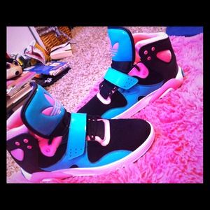 Women's Adidas!
