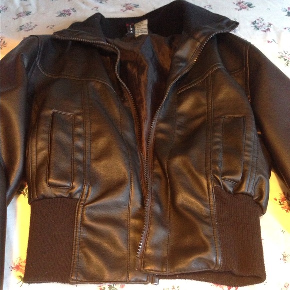 Black jacket, white sweater and scarf bundle.