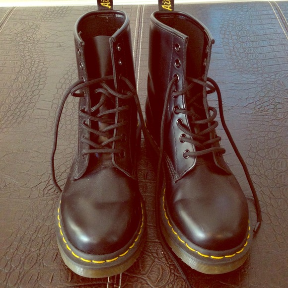 Size 8 authentic Doc Martens mint condition