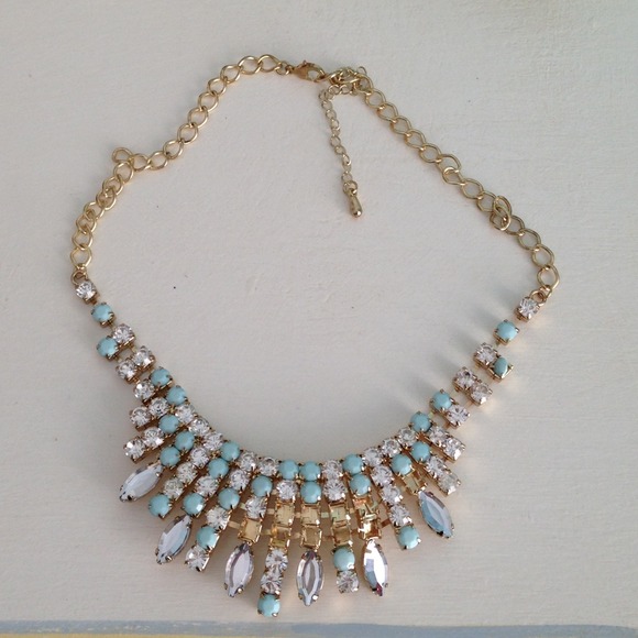 Jewelry - Statement neclace