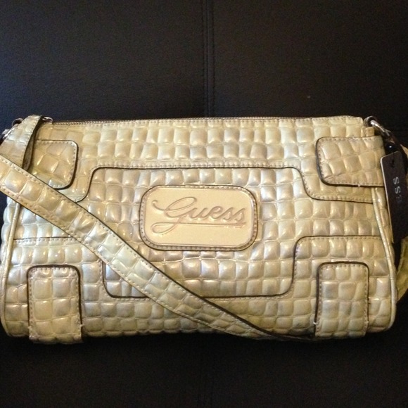 💕NWT💕GUESS Shoulder Bag Purse