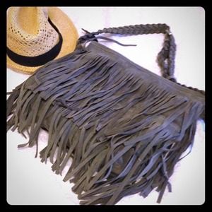 Chic fringe bag