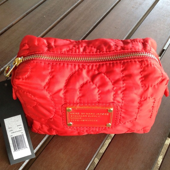 🔴sold SRed NWT Marc Jacob makeup accessory bag
