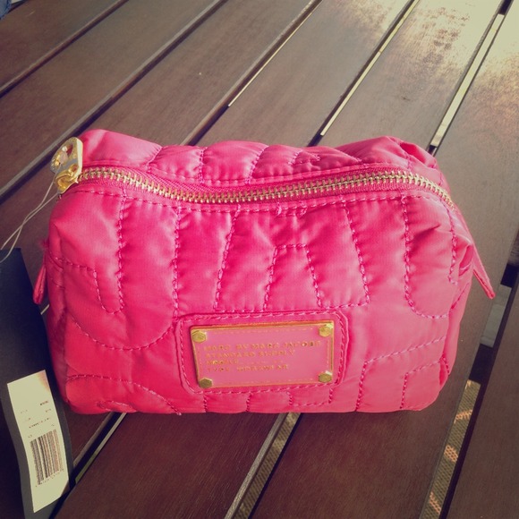 ✨Sold Sale Hot pink NWT Marc Jacob makeup accessor