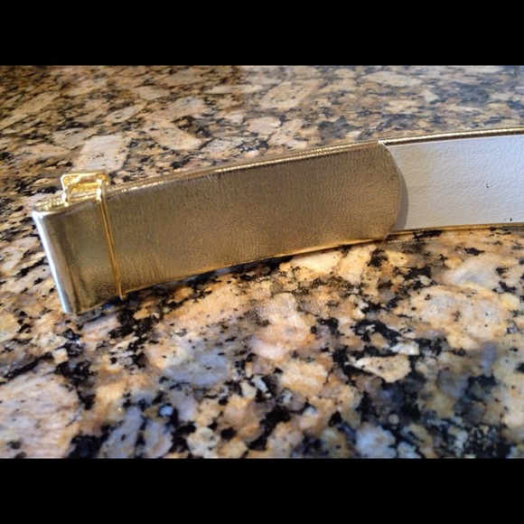 2X HOST PICK! Fabulous Gold Designer Belt