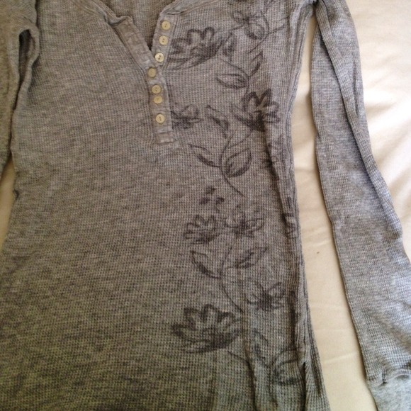 American eagle long sleeve shirt