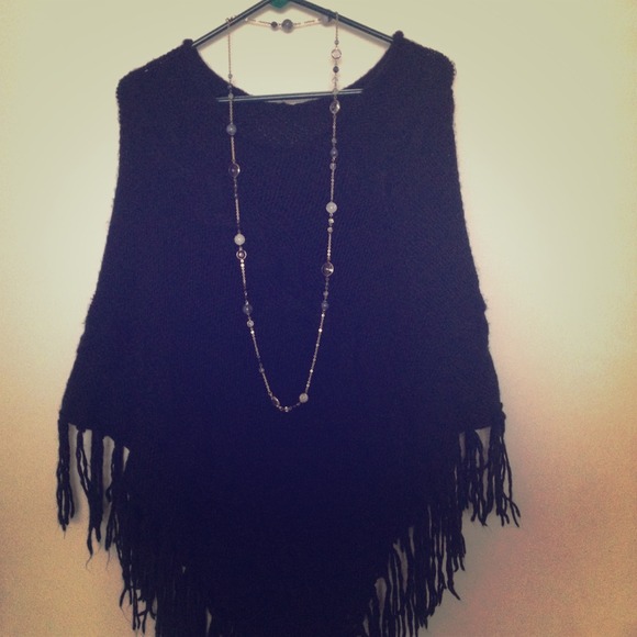 ✅SOLD - Black Knit Shawl