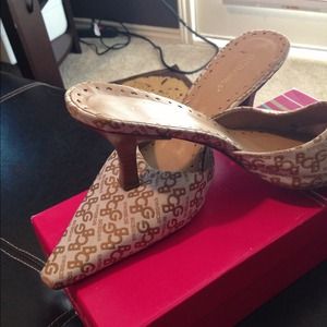 Natural BCBG logo fabric mule