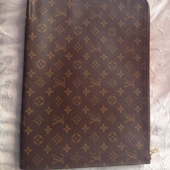Authentic Louis Vuitton poche documents bag