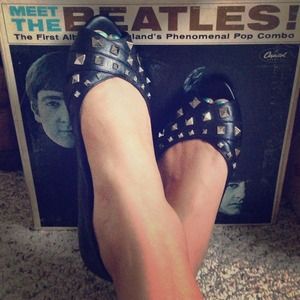 HP 🌺 Studded Flats