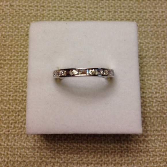 🆕 2.6ct Brilliant Eternity Band - Picture 2 of 4