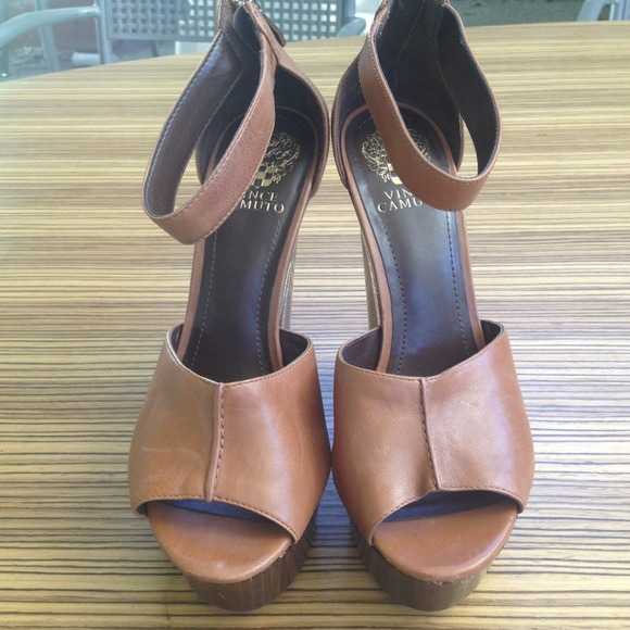 🚫SOLD🚫👑Vince Camuto Tan Wedge - Picture 4 of 4