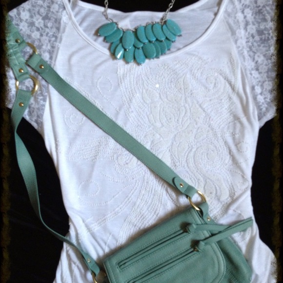 🎉Host Pick🎉Cluster Necklace - Picture 4 of 4