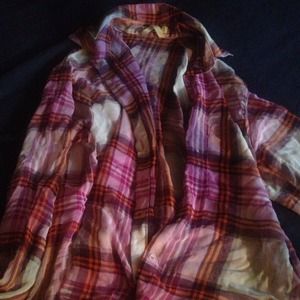 Plaid Long sleeve sheer shirt.