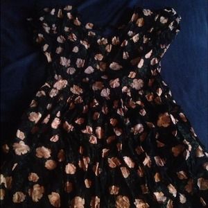 Cute Flowy Floral dress!