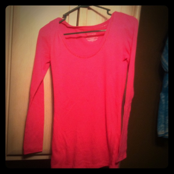VS hot pink shirt