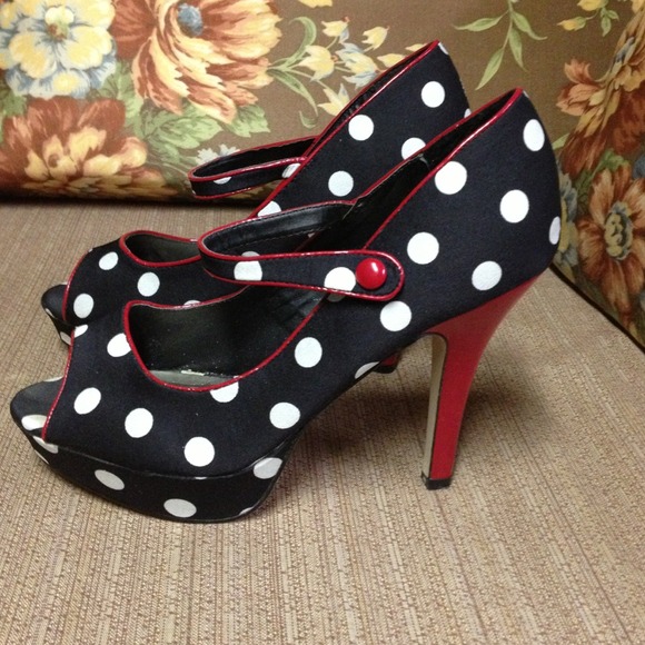 Madden Girl Shoes - 🎉🎉Host Pick 9/16 🎉🎉Adorable Polka Dot Heels