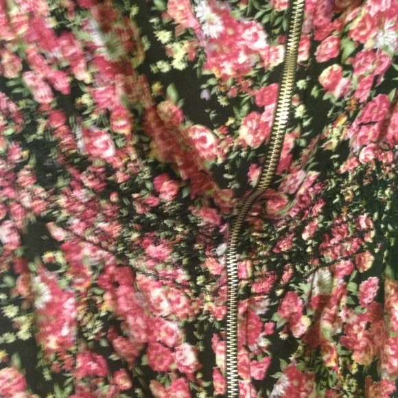 Mini staples dress - Picture 3 of 4