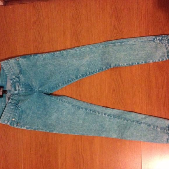 Aqua Acid Wash skinny jeans. - Picture 2 of 2