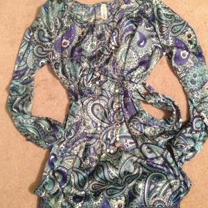 Green and blue paisley top from classique