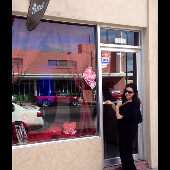 Meet your Seller - Picture 2 of 4