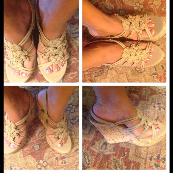🎊 Reduced🎊Cork Wedge Midsole Creates,Brand New