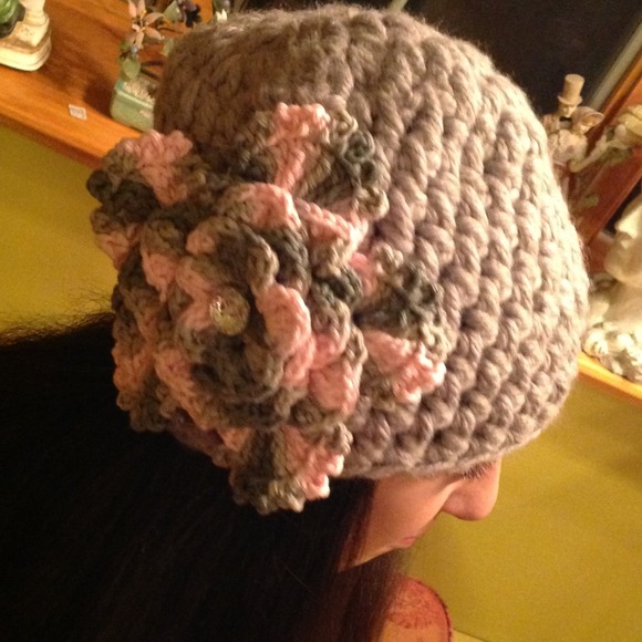 NWOT GRAY AND PINK HANDMADE CROCHET HAT - Picture 2 of 3