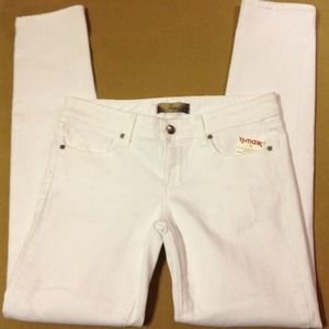 ✂️PRICE CUT✂️NWT White Paige skinny jeans