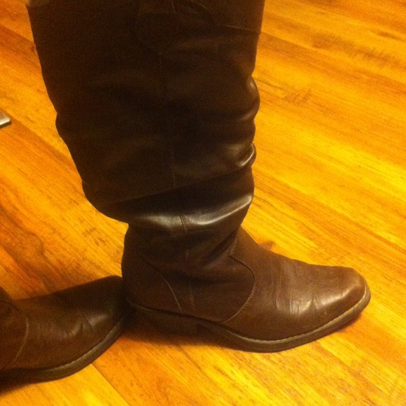 Cute cowgirl boots 👢👍 - Picture 3 of 3