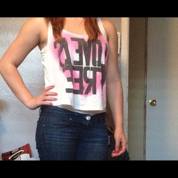 Love is free tang-top - Picture 1 of 3