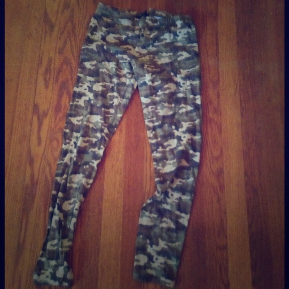 Cute camo leggings