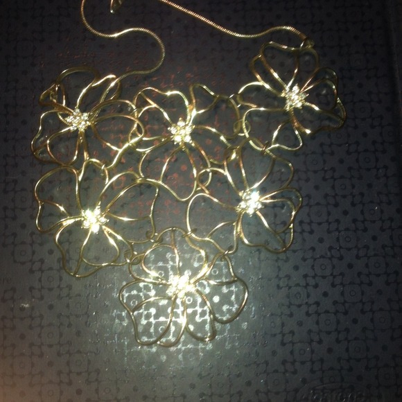 Necklace - Picture 2 of 3
