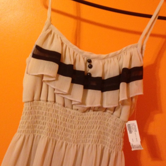 ⛔️SOLD⛔️ Brand New adorable dress!!! - Picture 2 of 3