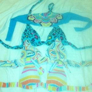 4 Victoria secret bathing suit tops