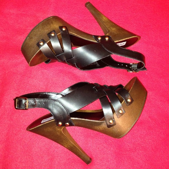 ✂Price Cut✂Steve Madden Black Leather Heels