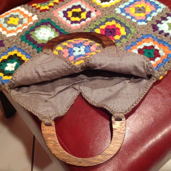 SOLD . HP10/26❤️ HANDMADE ❤️CROCHET BAG (lined) - Picture 3 of 4