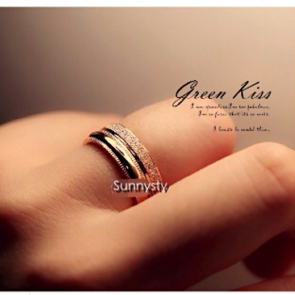 ⚠sold⚠sandy texture ring - Picture 3 of 3