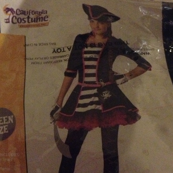 SOLD .........Pirate costume,,,tutu super girl - Picture 1 of 2