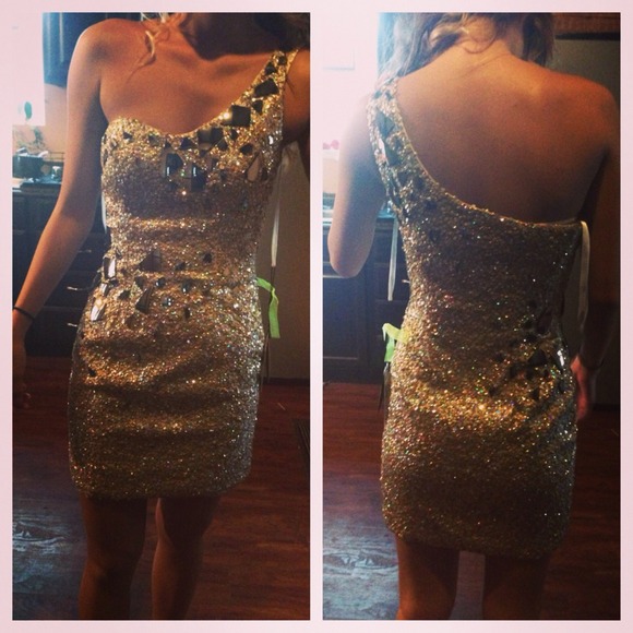 Terani size 2 homecoming dress