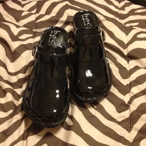 💥Traded💥 NWT black patent leather b.o.c clogs
