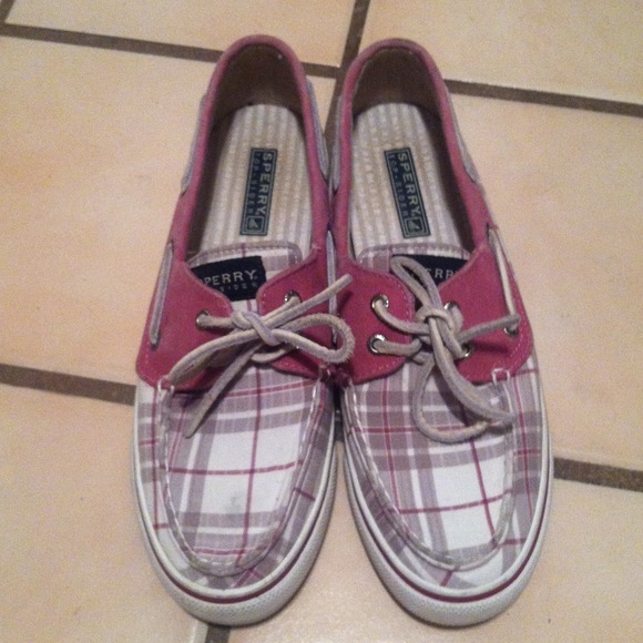 Sold..Closet closing sale!🍒SPERRY Top-Sider🍒✂35✂ - Picture 2 of 4